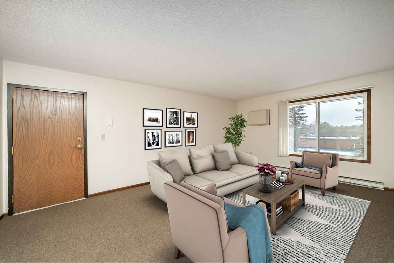 Julia Manor Apartments - Photo 5 of 18