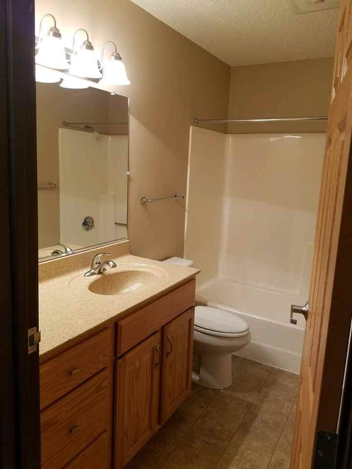 Ashland Apartments - Photo 3 of 3