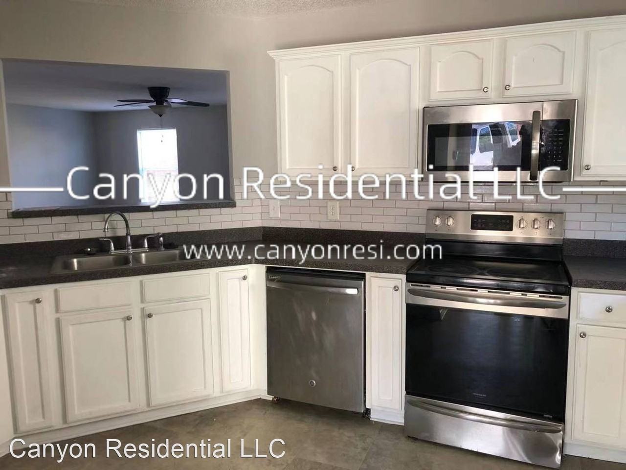 1924 Simmons Ln - Photo 2 of 12