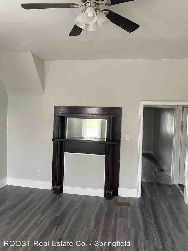 900 Grant Street - Photo 2 of 10