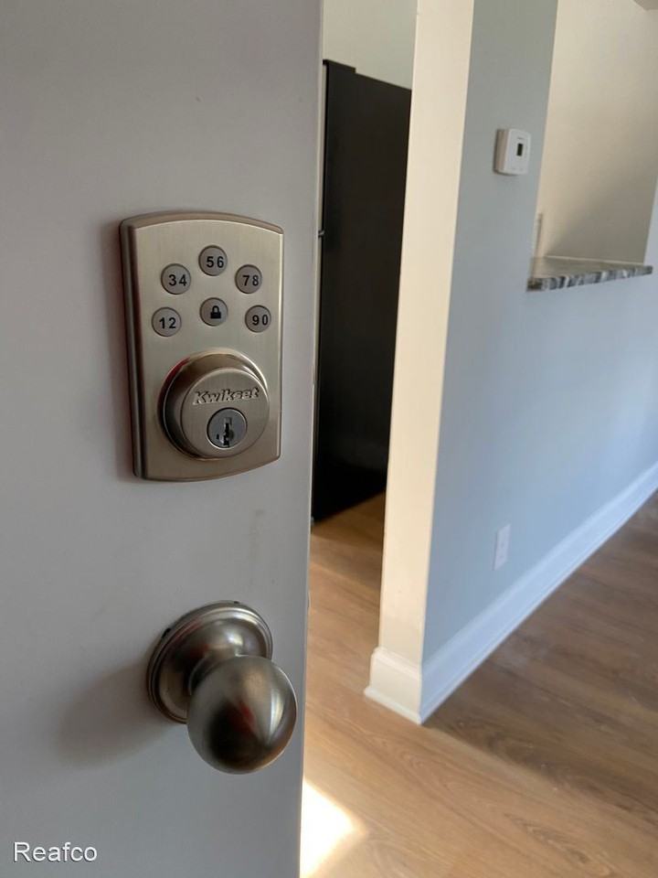 1505-1515 Franklin Park S - Photo 2 of 10