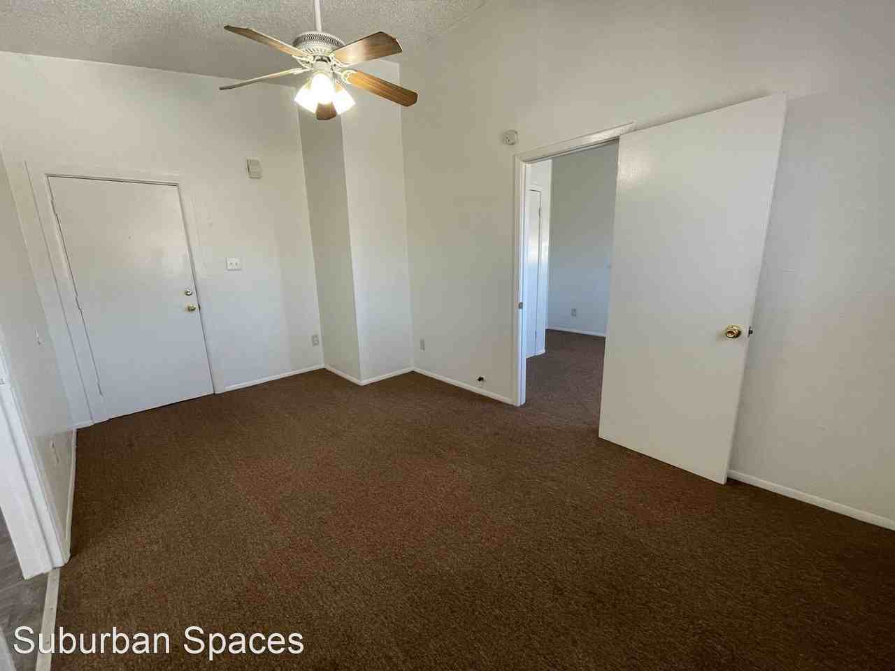 912 W Russell Pl - Photo 3 of 8