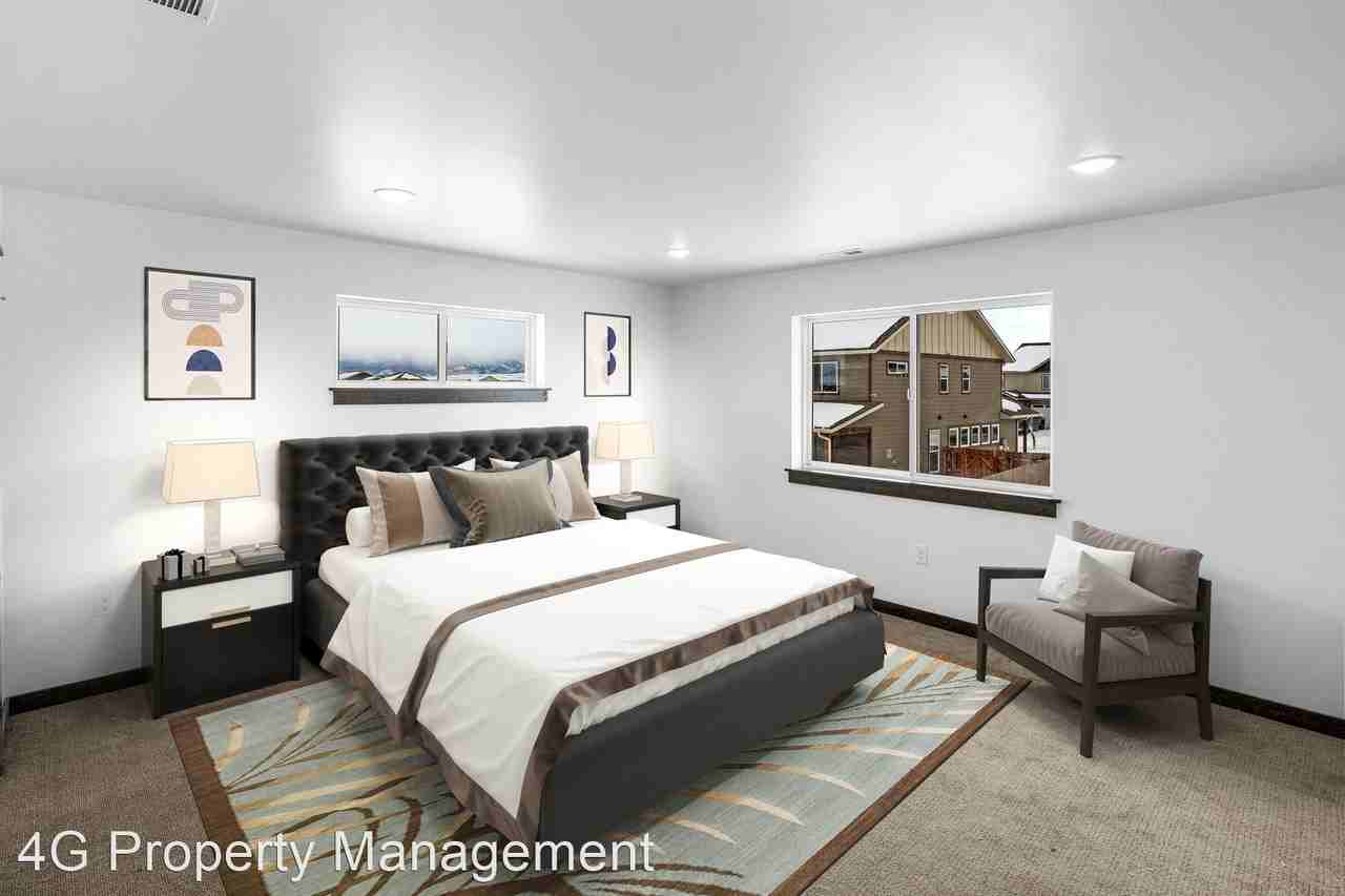 704 Black Diamond - Photo 3 of 15
