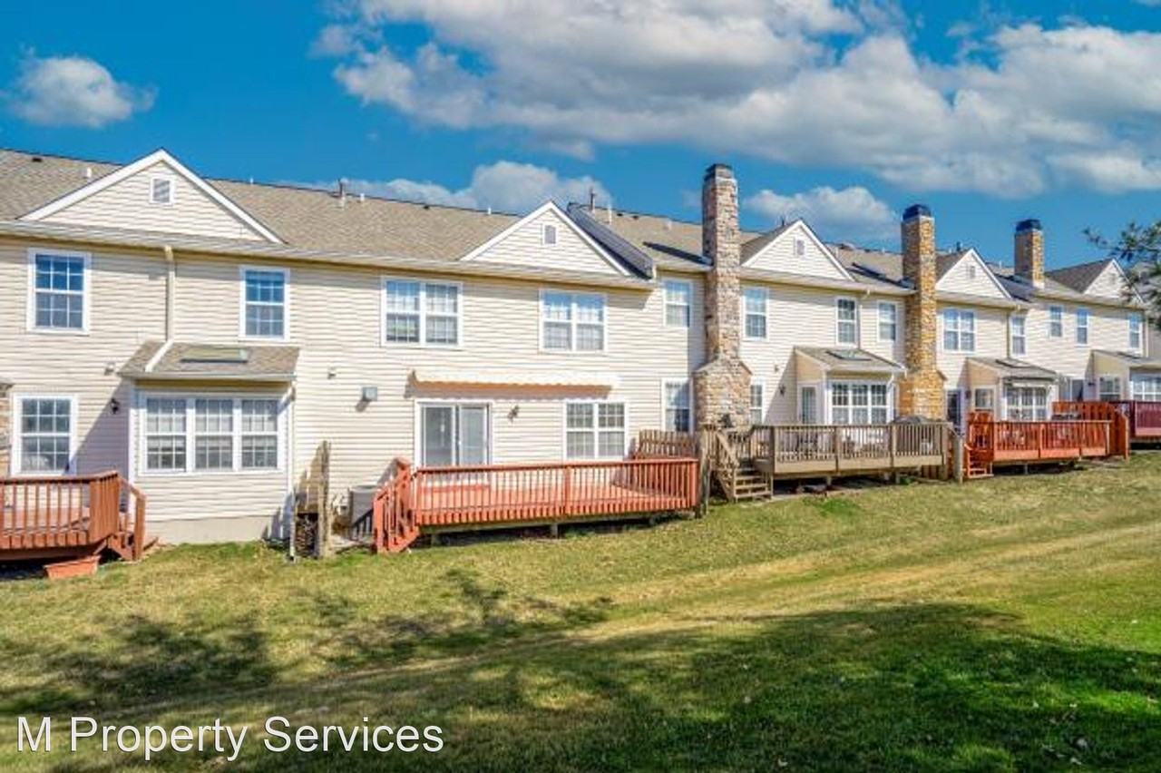 191 Gleneagles Ct - Photo 2 of 25