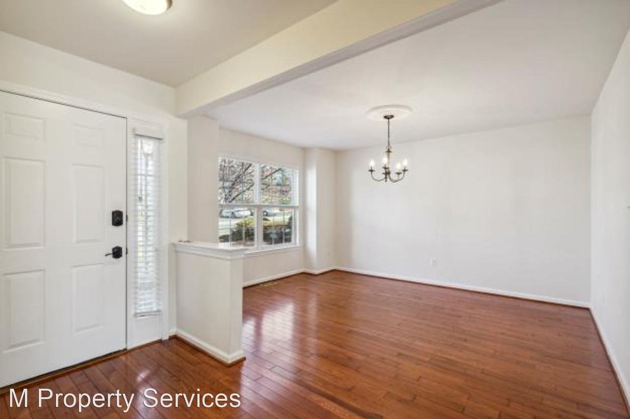 191 Gleneagles Ct - Photo 3 of 25