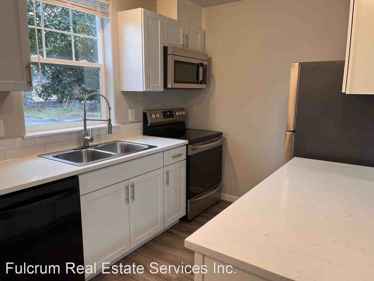 247 Norpoint Way Ne - Photo 2 of 15