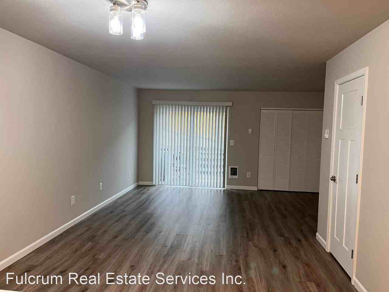 247 Norpoint Way Ne - Photo 3 of 15