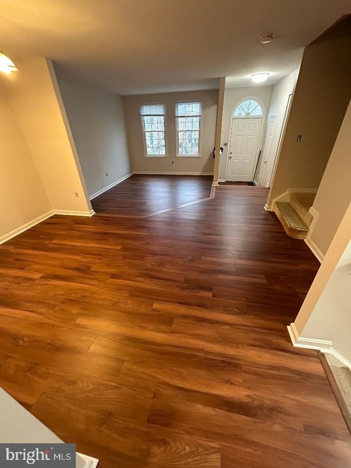 12434 Abbey Knoll Ct - Photo 3 of 21