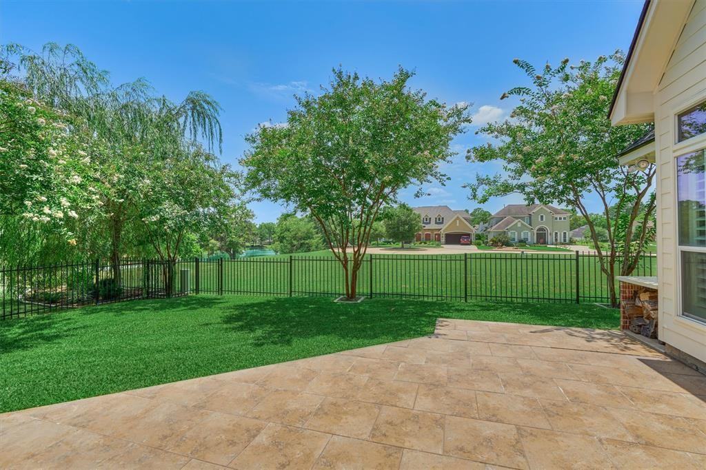 252 Bentwood Dr - Photo 2 of 49