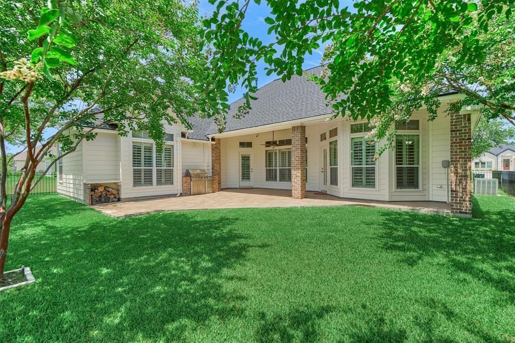 252 Bentwood Dr - Photo 3 of 49