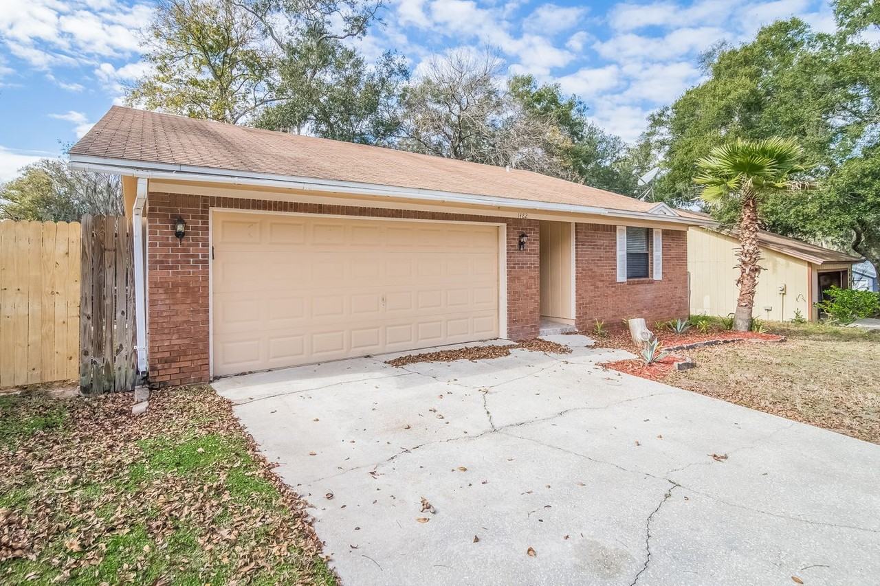 1482 Classic Oak Ct - Photo 2 of 21