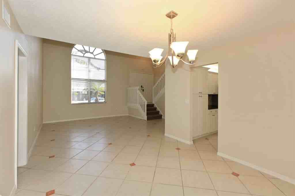 15601 Lance Point Pl - Photo 3 of 20