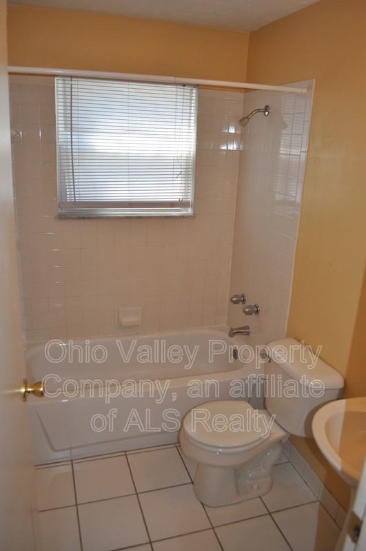 2516 Langdon Dr - Photo 2 of 7