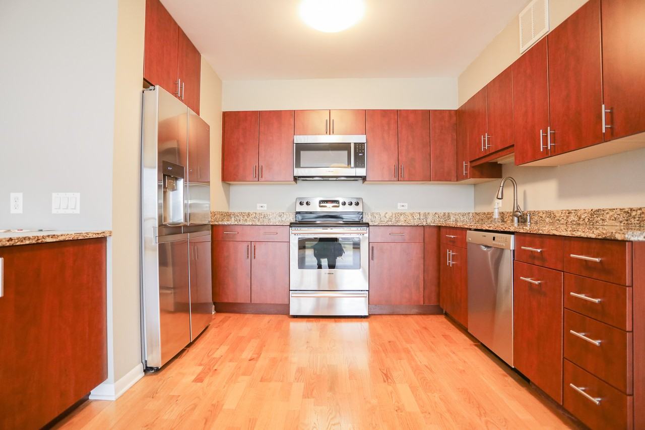 2400 N Lakeview Ave #1407