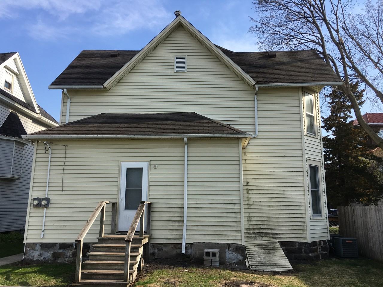 1328 2Nd Ave S - Photo 2 of 3