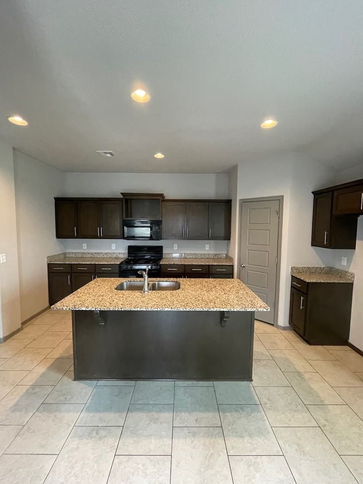 11084 N 114th East Ave - Photo 3 of 17