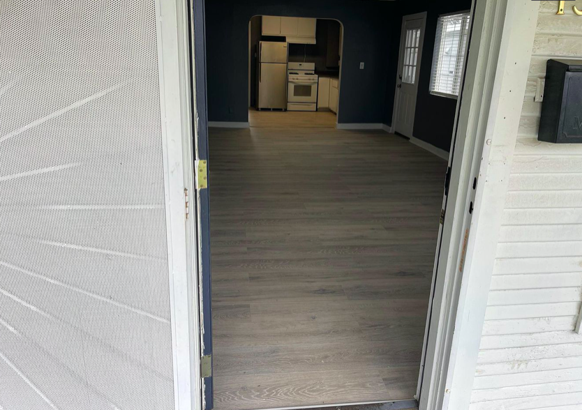 133 Redwood Ave #A - Photo 2 of 11