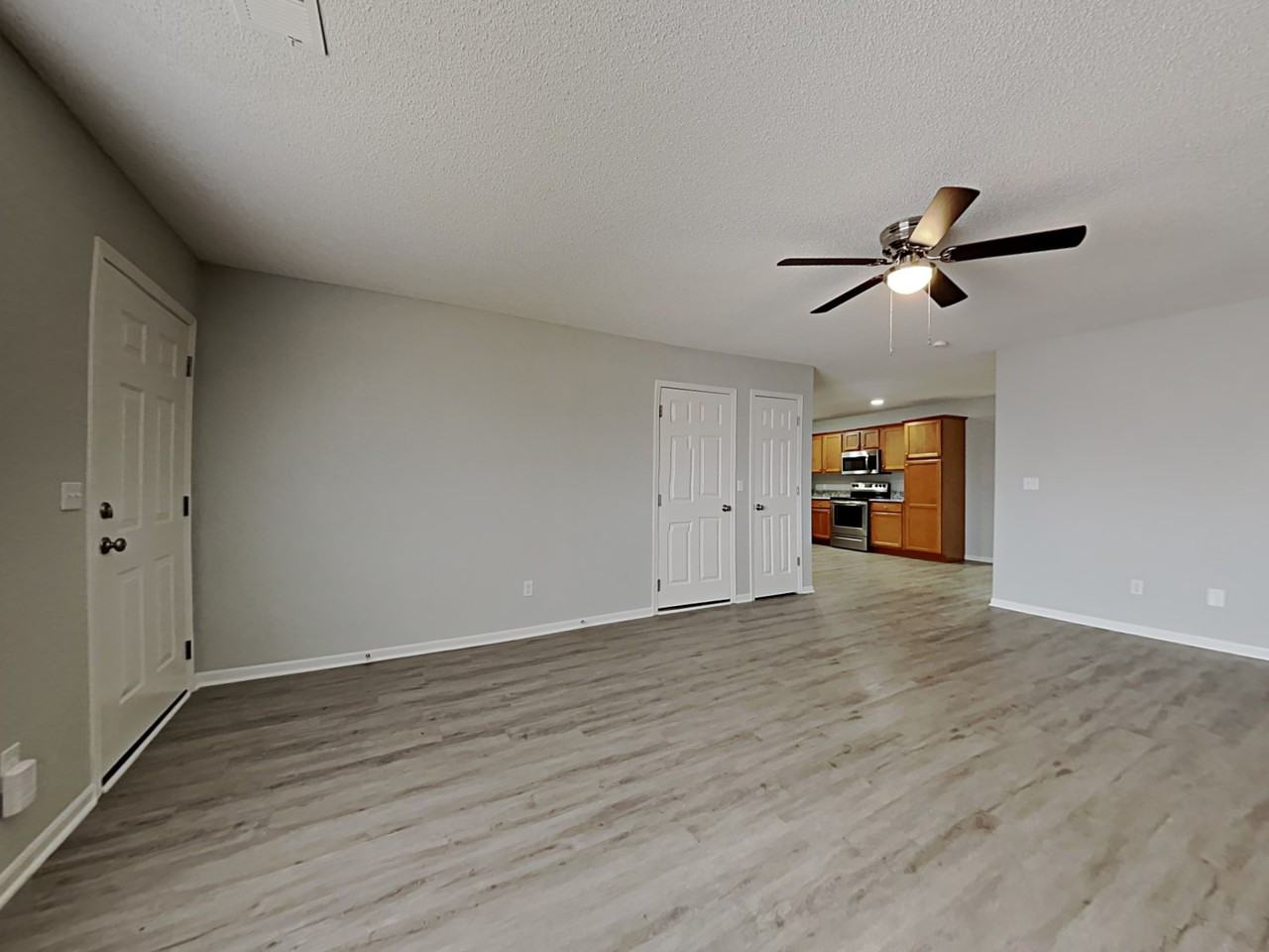 403 Nw Woodbury Dr - Photo 3 of 17