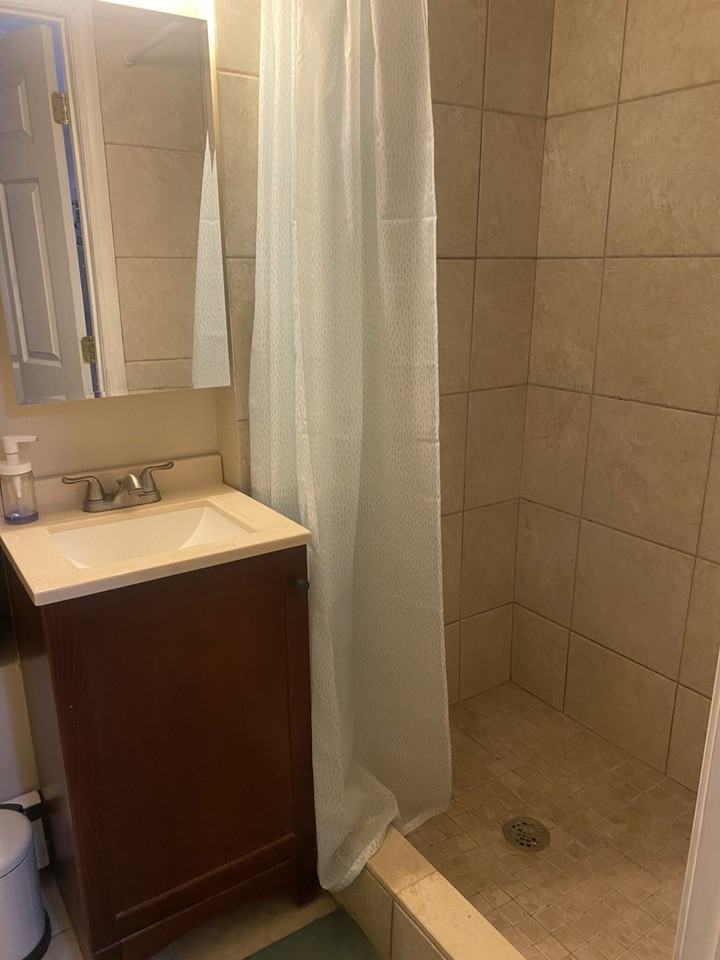 31 Fleet St #9 - Photo 7 of 23