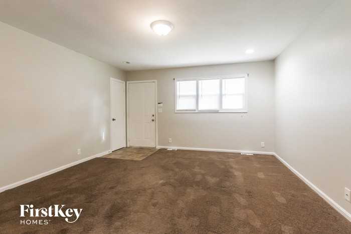 5560 Linda Ln - Photo 2 of 15