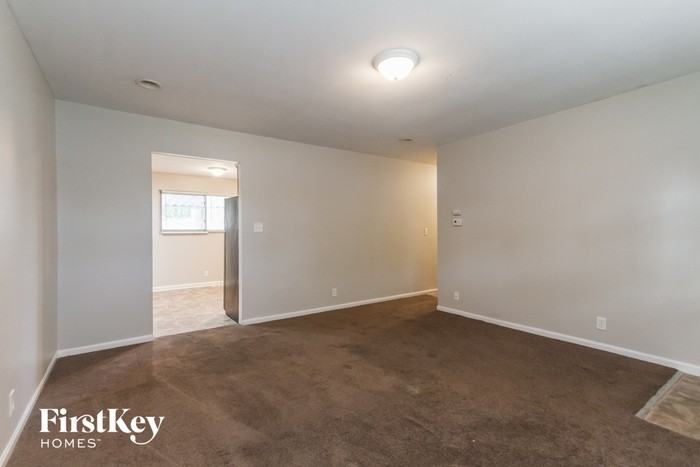 5560 Linda Ln - Photo 3 of 15