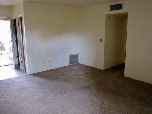 4214 Ave Palermo - Photo 3 of 9