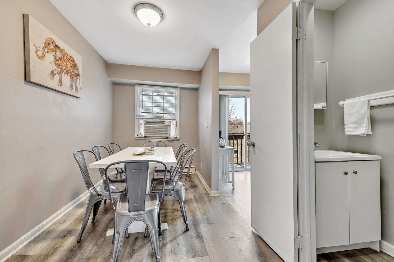 206 River St - Photo 3 of 34