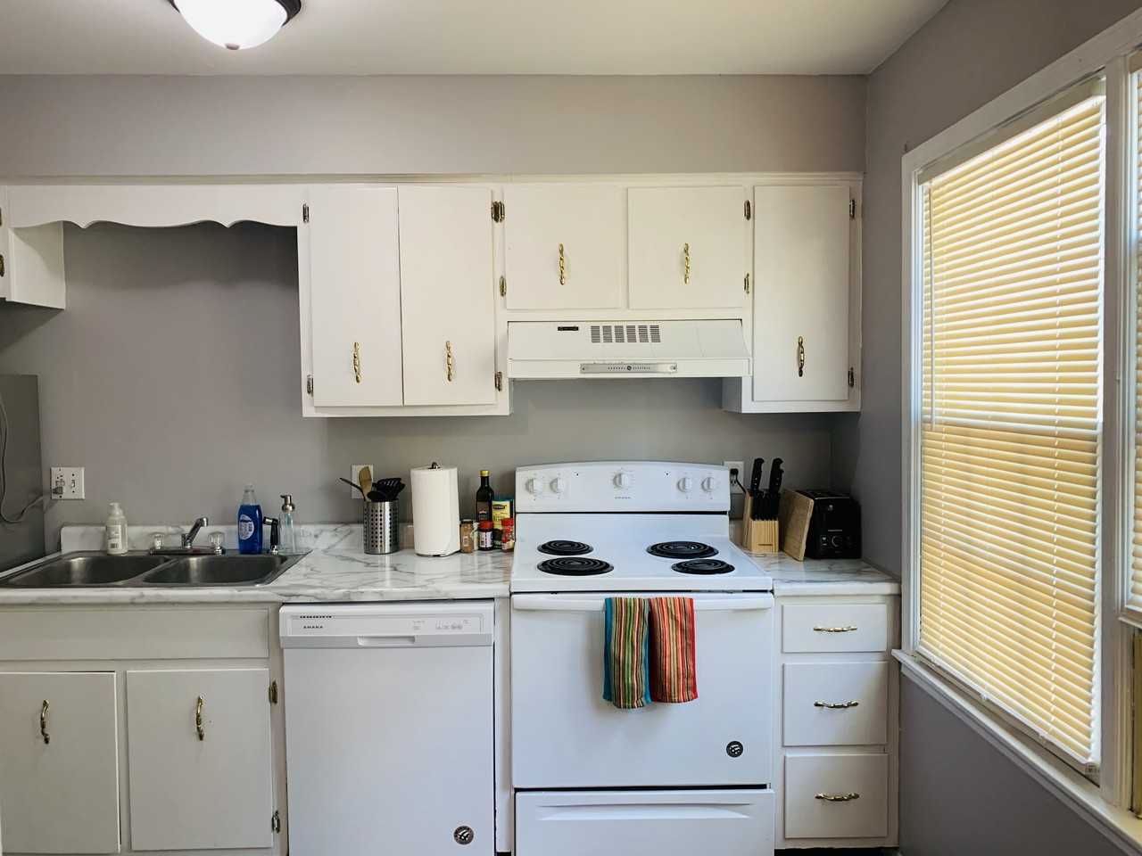 208 River St - Photo 3 of 21