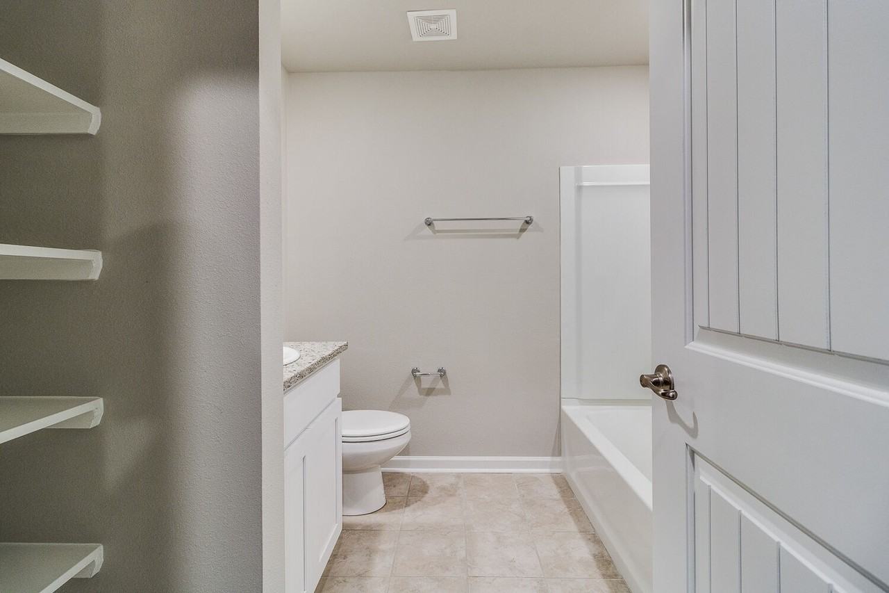 123 Santiago Ct - Photo 3 of 29