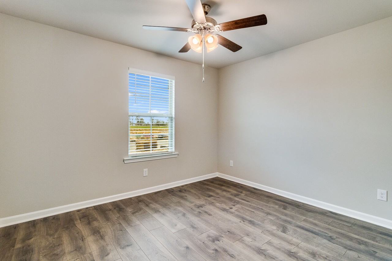 110 Santiago Ct - Photo 3 of 29