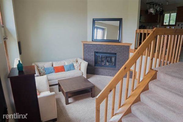 5625 Skyhills Ct NE - Photo 2 of 14