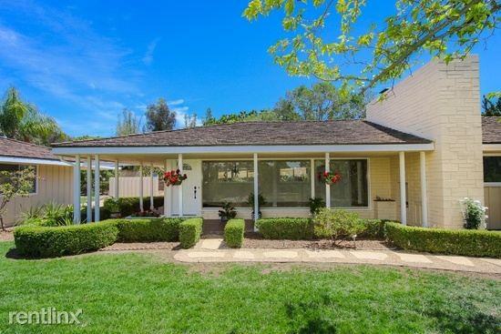 460 Deer Lake Dr W - Photo 2 of 9