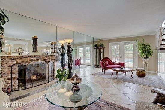 7432 Darlene Cir - Photo 3 of 10