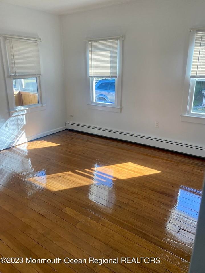 2106 Barnegat Blvd - Photo 3 of 8