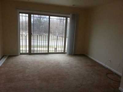 Brownstone Condo - Photo 2 of 4