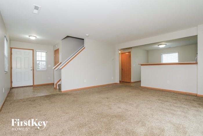 330 Heftner Cir - Photo 3 of 15