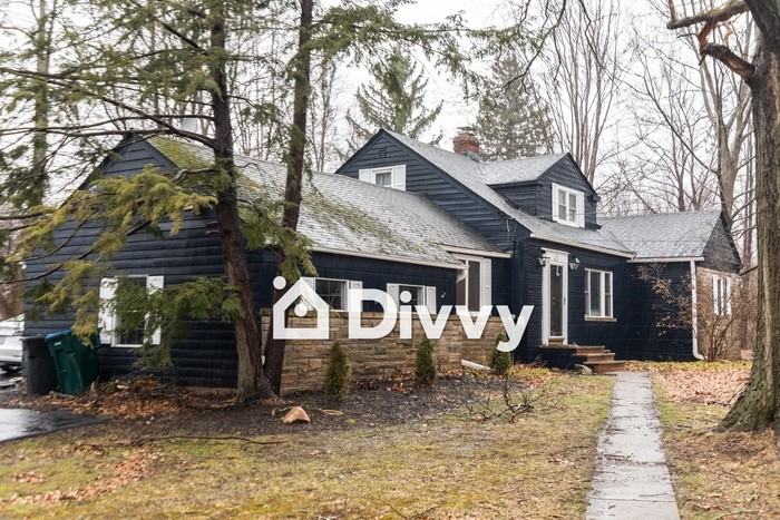 145 N Strawberry Ln - Photo 2 of 50