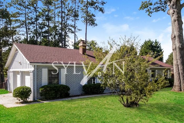 5530 Burrus Ln - Photo 3 of 16