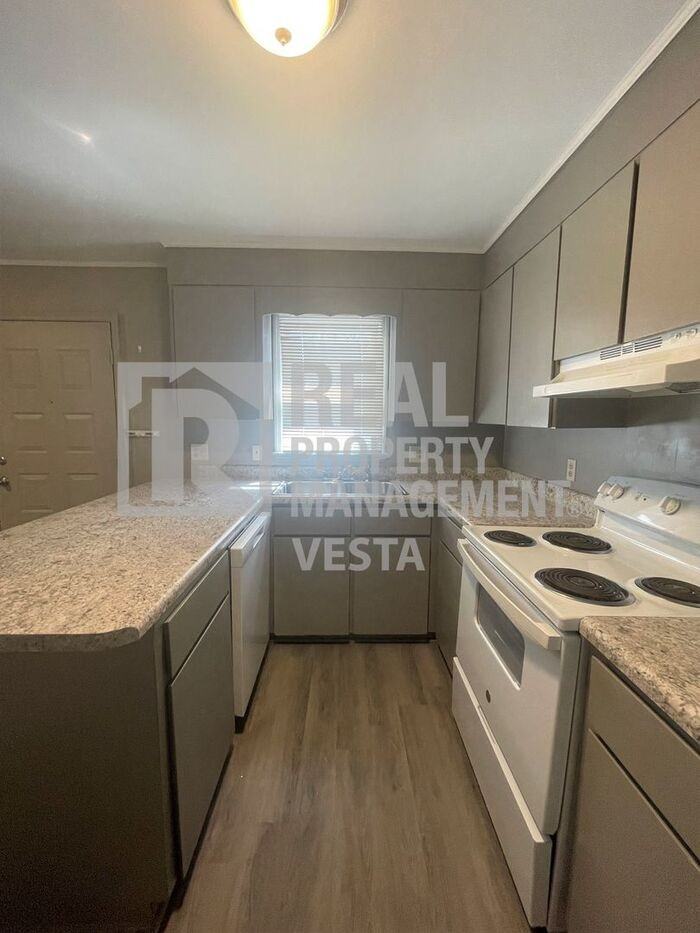 134 Tyrone Blvd #134 - Photo 3 of 9