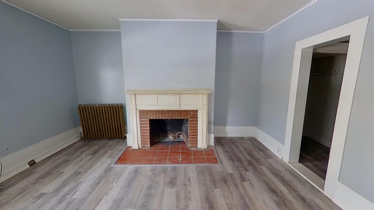 846 Warren St #846-1L - Photo 3 of 14