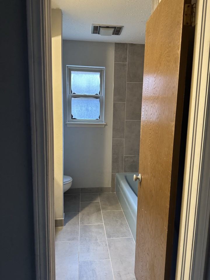 6722 E 75th St #1 - Photo 4 of 50