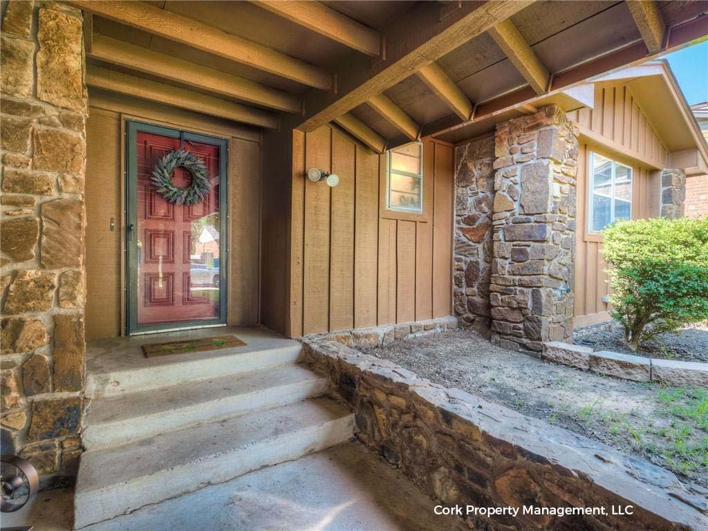 3816 Ne 142nd Cir #1 - Photo 2 of 34