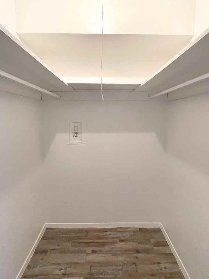 950 West Kiest Boulevard - Photo 5 of 7