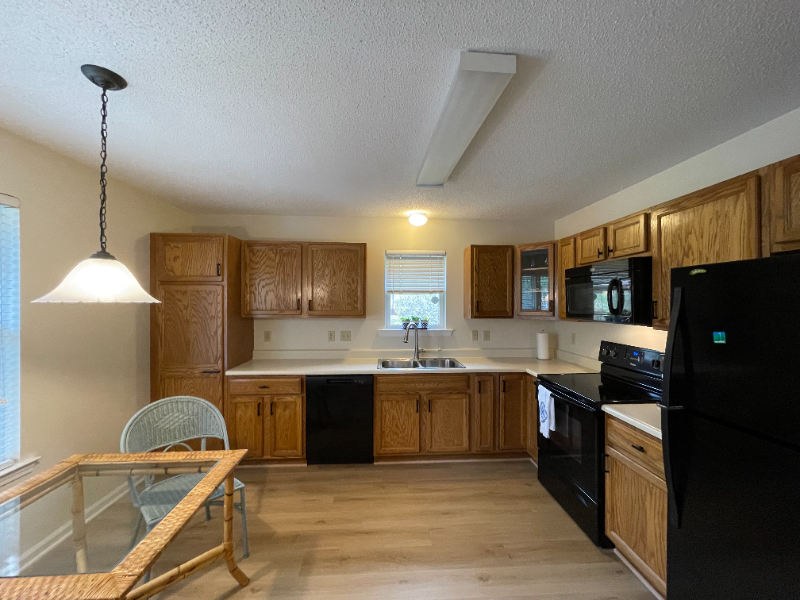 801 Fox Den Ct - Photo 2 of 25