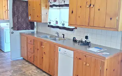 416 East Eli Avenue - Photo 3 of 10