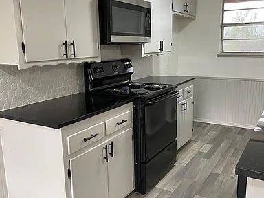 1241 Carla St - Photo 2 of 12