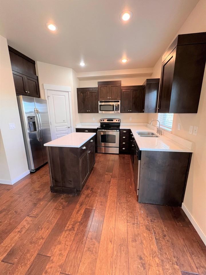 8834 W Pine Valley Ln #1 - Photo 5 of 21
