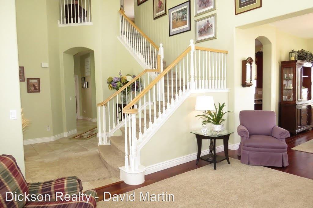 2810 Halo Dr - Photo 3 of 8
