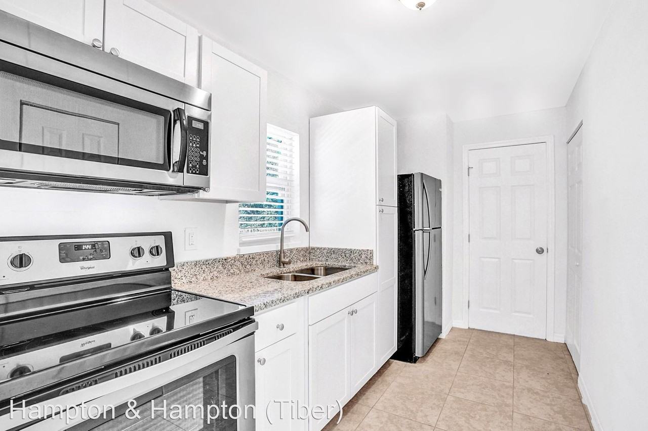 2130 Messina Ave - Photo 2 of 16