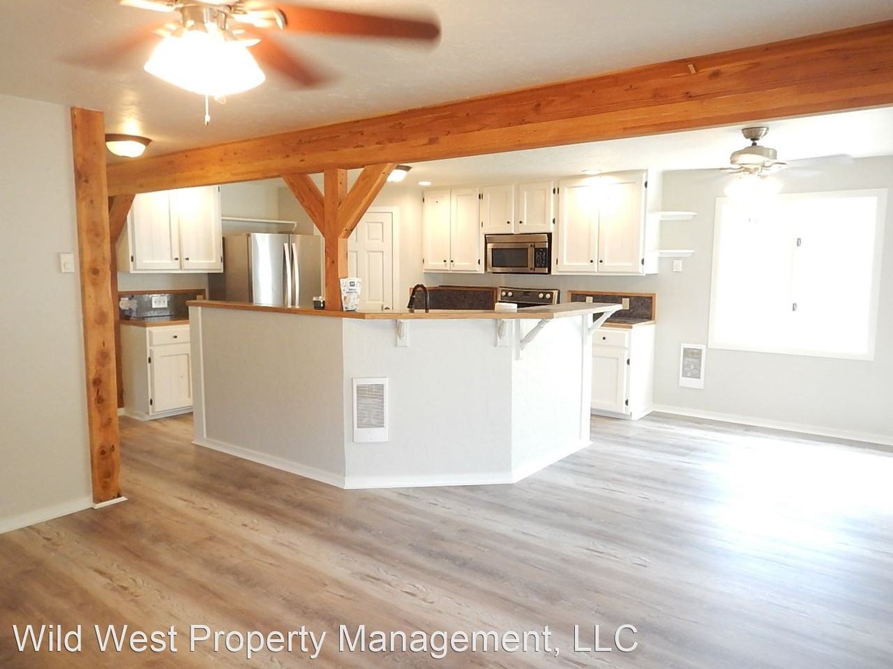 951 Sw Rimrock Rd - Photo 3 of 23